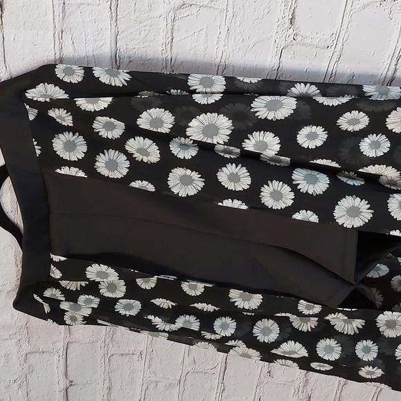 Hot Topic Pushing up the Daisies Split Front Sheer Maxi Skirt NWT 3X - Picture 5 of 8